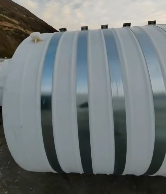 圆形玉门塑料桶批量交付案例：结构稳定，适配多行业液体储运需求
